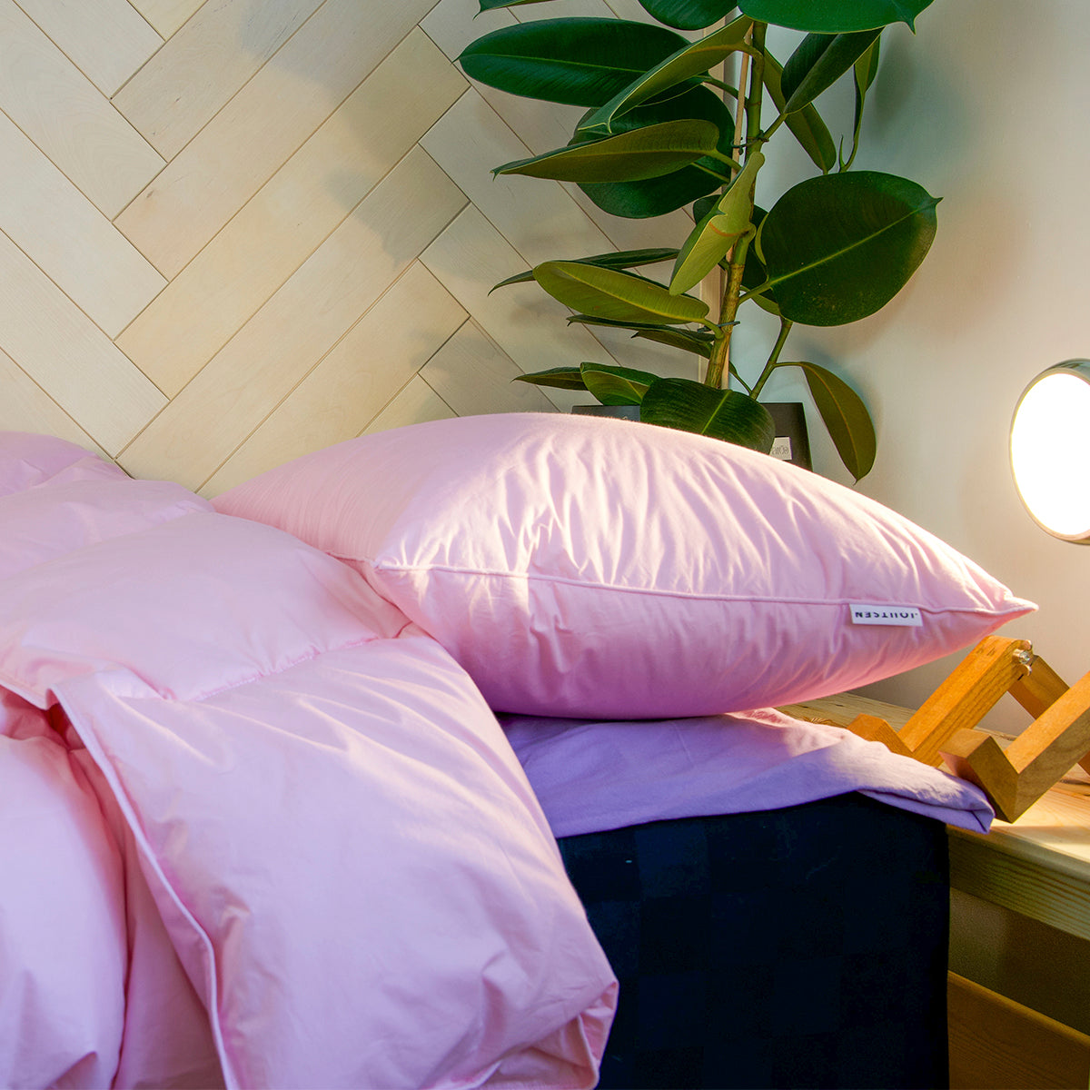 Hattara - Soft and Medium High Down Pillow - Joutsen -