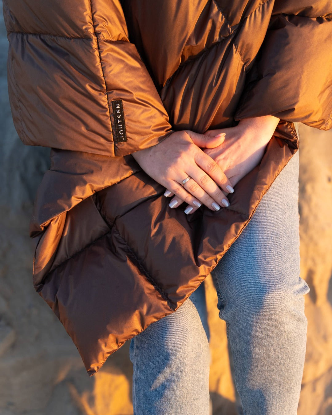 Otava Down Poncho Coffee