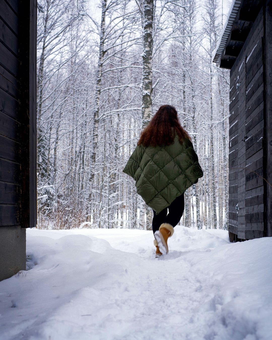 Otava Down Poncho Forest Moss