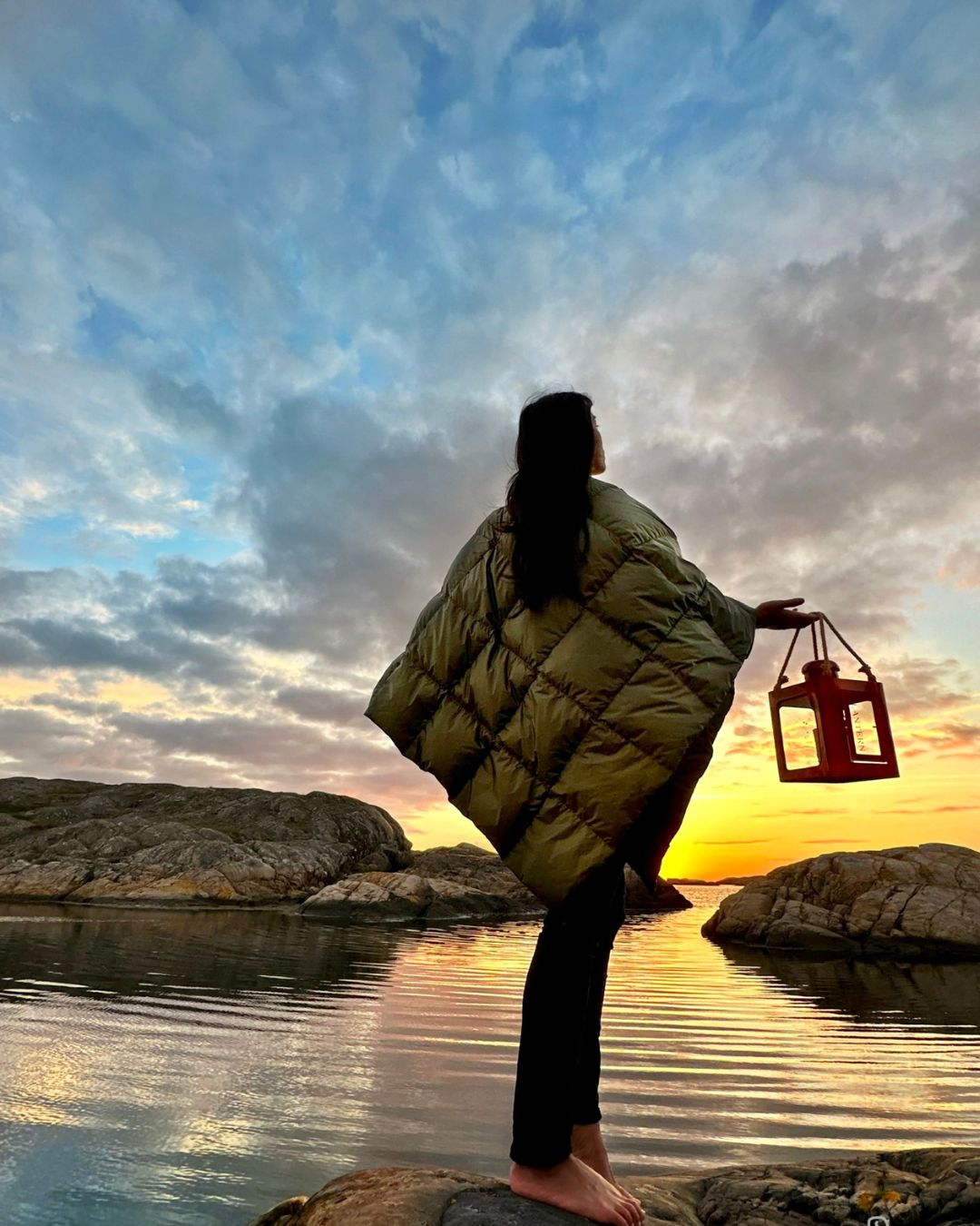 Otava Down Poncho Forest Moss