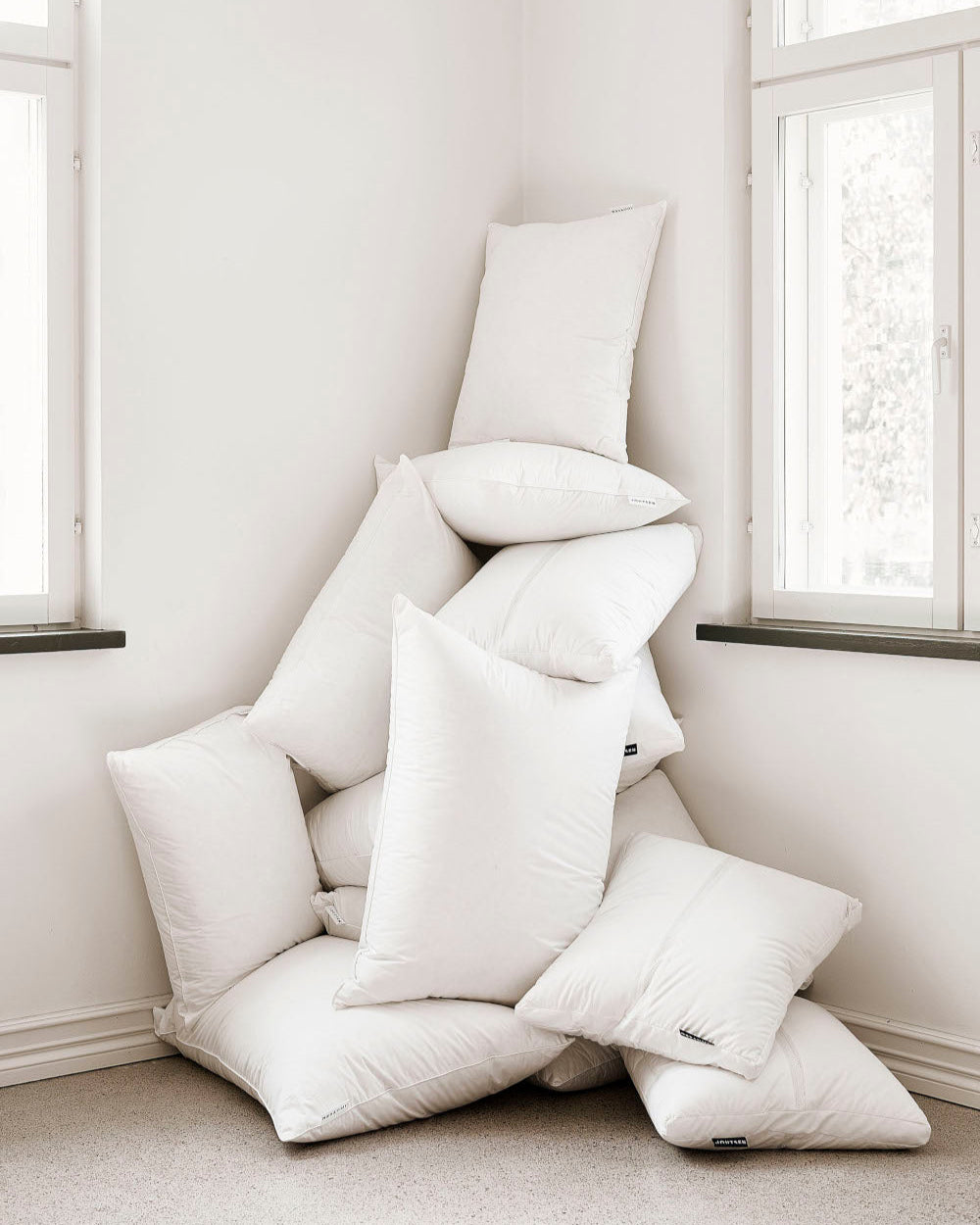 Unessa - Down Pillow Fluffy, Medium Soft and Medium High